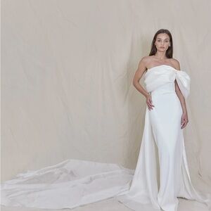 Elegant White Strapless Gown